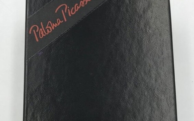 Paloma Picasso. Flacon en verre arrondi de forme structurale titré en lettre couleur or Paloma Picasso. Parfum d'origine. Luxueux coffret de couleur noir titré en lettre rouge Paloma Picasso. 8cm