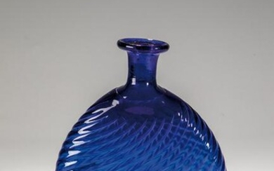 Plattflasche aus kobaltblauem Glas