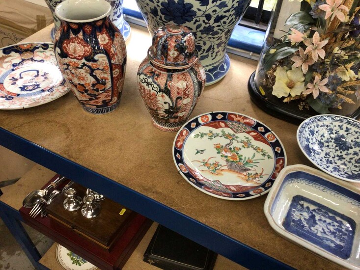 Quantity of oriental porcelain, including two Japanese Imari vases and two dishes, a blue and white Canton dish, and a modern blue and white bowl (6)