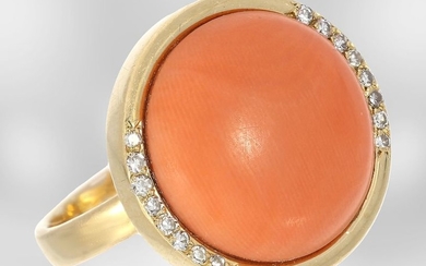 Ring: beautiful vintage gold ring with big coral...