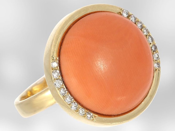 Ring: beautiful vintage gold ring with big coral...
