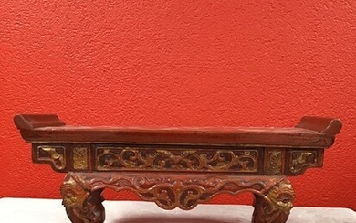 Table d’autel bois vernis rouge XIX eme 40x13x16Vendu sur désignation
