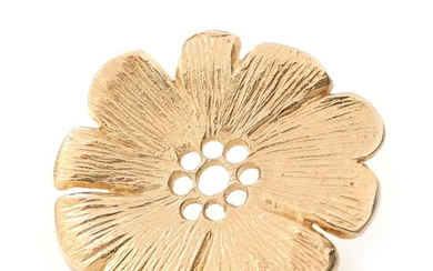 SOLD. Toftegaard: A 14k gold "Flower" pendant / brooch. Diam. 3.8 cm. Weight app. 13.5...