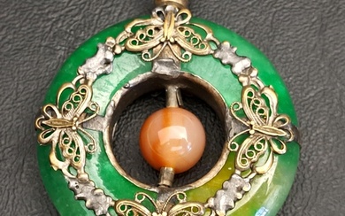 UNUSUAL CHINESE JADE PENDANT the green jade ring with white ...