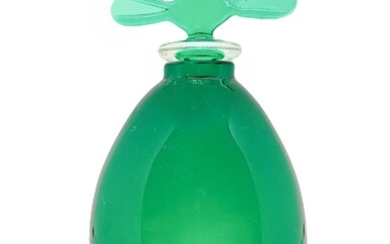 Venini, petite bouteille en verre de Murano vert avec bouchon rappelant les formes de la...