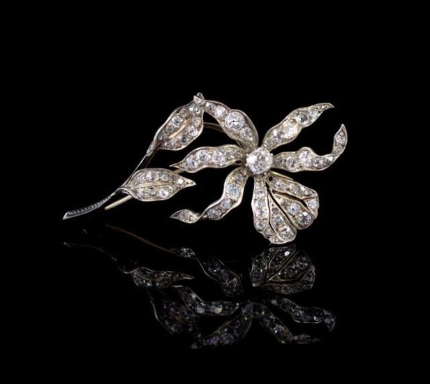 Victorian old cut diamond flower pendant brooch set in 14ct ...