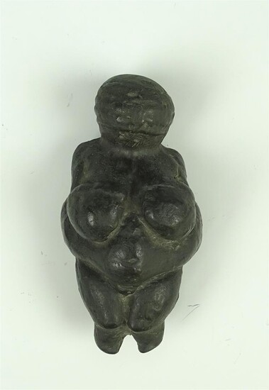 (-), bronzen sculptuurtje met voorstelling van Venus van...