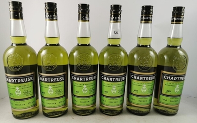 11 btls dont 10 btls Chartreuses vertes - Voiron, 1 btl Chartreuse jaune - VoironTVA...