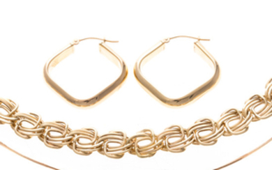 A Lady's Selection of Jewelry in 14K Gold