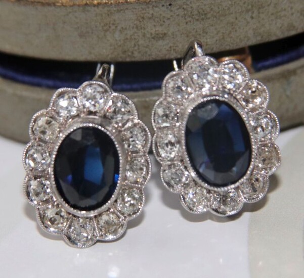 14 kt. White gold -A pair of antique Edwardian era/ Early Art Deco - 4.50 ct Sapphire - and Old European cut large diamonds G/VS1