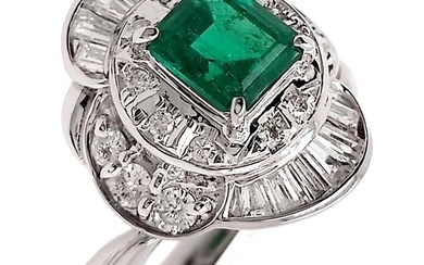 1.46 ctw - 0.88ct Natural Colombia Vivid Emerald and 0.58ct Natural Diamonds - IGI Report - 900 Platinum - Ring - 0.88 ct Emerald - Diamonds