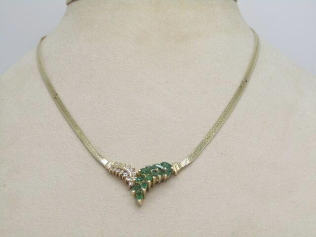 14kt Emerald & Diamond V Necklace, Herringbone, 15"