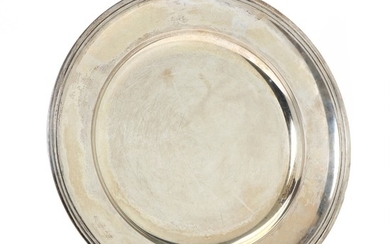 A Round silver dish, maker Grann & Lagley, Copenhagen 1938. Weight 782 g. Diam. 34 cm.