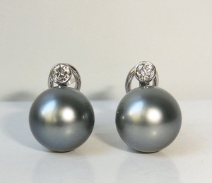 18 kt. 10,5 mm, Tahitian pearls - Earrings - Diamond