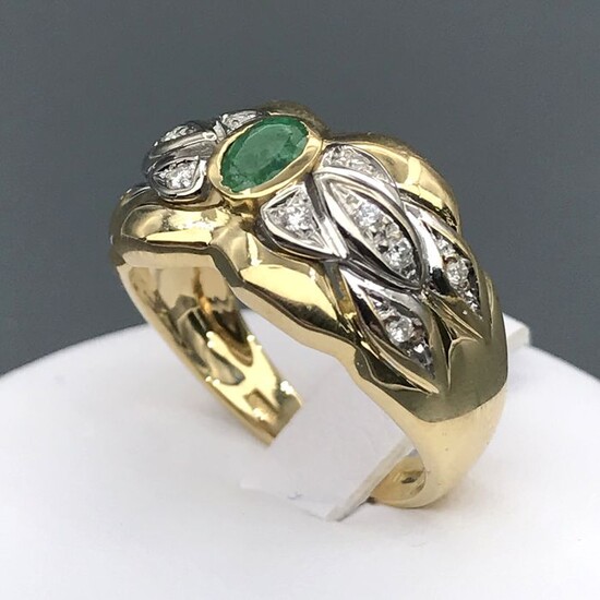 18 kt. Yellow gold - Ring - 0.60 ct Emerald - Diamonds