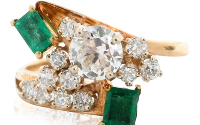 18K YELLOW GOLD, EMERALD AND DIAMOND ASYMMETRICAL CLUSTER RING