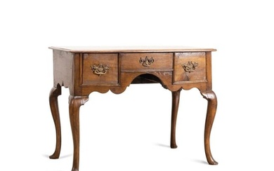 19TH C ENGLISH QUEEN ANNE STYLE OAK DRESSING TABLE