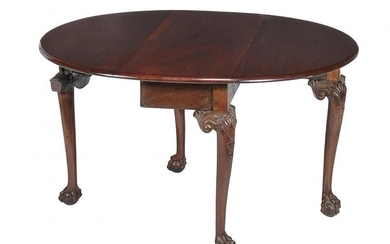 A George II mahogany drop leaf dining table