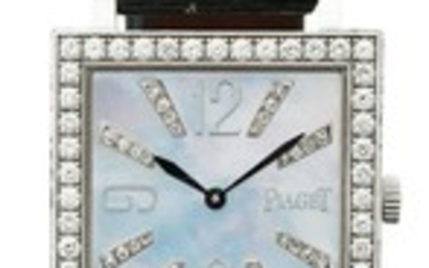 PIAGET | A LADY'S WHITE GOLD AND DIAMOND SET SQUARE FORM WRISTWATCH WITH MOTHER OF PEARL DIAL RED P10181 CASE 942308 CIRCA 2000