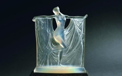 Rene Lalique, 'Suzanne' table lamp, 1925
