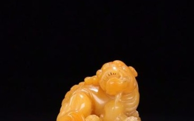 A TIANHUANG STONE SEAL WITH BEATS SHAPED