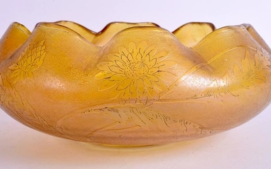 A TIFFANY & CO STYLE FAVRILLE TYPE GLASS BOWL. 21 cm