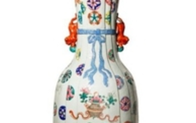 A LARGE CHINESE CANTON FAMILLE ROSE VASE MID 19TH …