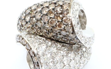 18k Gold & Diamond Fashion Ring