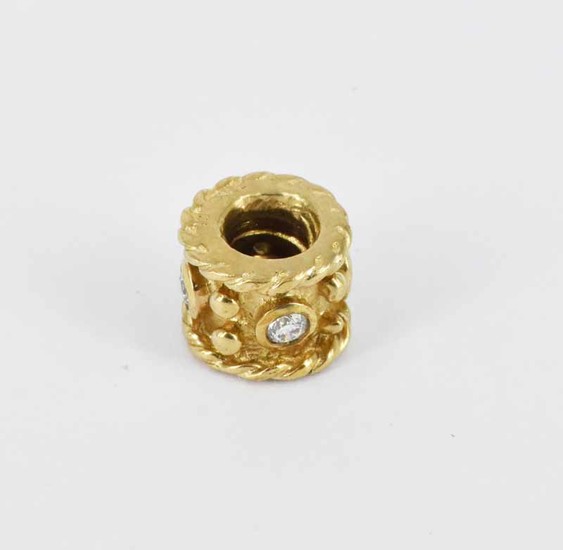 A 9ct YELLOW GOLD CHARM