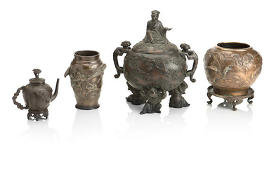 A COLLECTION OF JAPANESE BRONZE VESSELS
