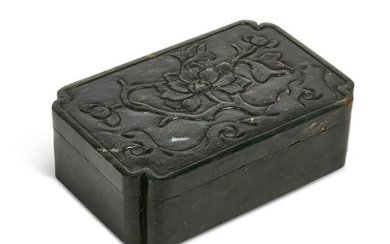 A Chinese spinach jade box and cover
