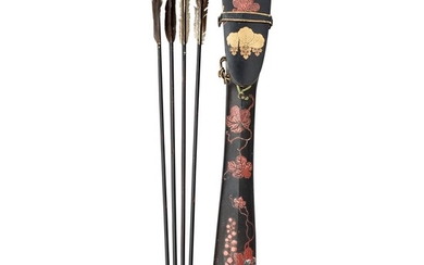 A JAPANESE LACQUERED QUIVER (UTSUBO) AND FIVE ARROWS, EDO PERIOD, 19TH CENTURY