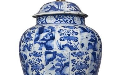 A LARGE CHINESE EXPORT BLUE AND WHITE JAR AND COVER