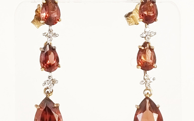A PAIR OF 9ct GOLD GARNET AND DIAMOND DROP EARRINGS