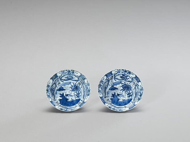 A PAIR OF BLUE AND WHITE 'KRAAK' STYLE PORCELAIN BOWLS