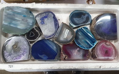 A TRAY OF MIXED AGATE END PIECES