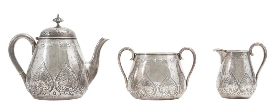 A VICTORIAN STERLING SILVER TEA SET JOHN, EDWARD, WALTER & JOHN BARNARD / LONDON / CIRCA 1870 Approximately 1168 gms silver