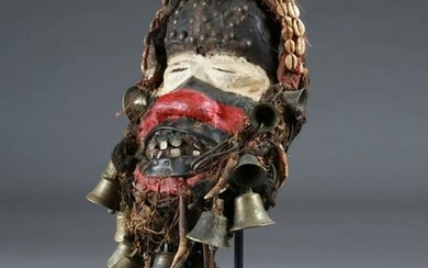 A Wè-Guéré Mask, "nineagla"