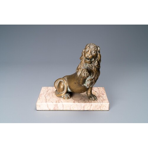 A bronze model of a lion on a marble base, 17th C.L.: 18 cm ...