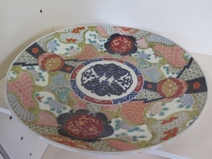 A large Imari charger, 46cm diameter, generally good, some s...