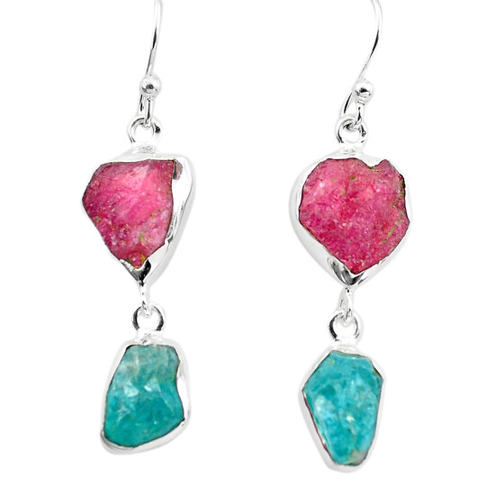 A pair of 925 silver drop earrings set with rough ruby and apatite, L. 4.5cm.