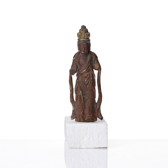 A wooden sculture of a buddhisattva, Qing dynasty.