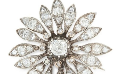 AN ANTIQUE DIAMOND FLOWER BROOCH, 19TH CENTURY in