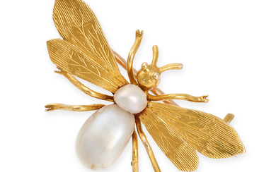 AN ANTIQUE PEARL BEE BROOCH in 15ct yellow gold, t ...