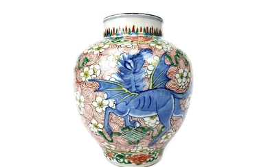 AN EARLY 20TH CENTURY CHINESE WUCAI VASE