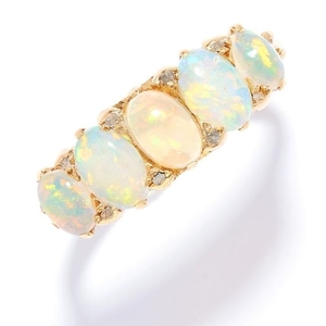 ANTIQUE OPAL AND DIAMOND RING in 18ct yellow gold, set