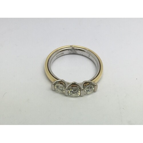 An 18ct gold three stone diamond ring, approx 1ct, approx 7....