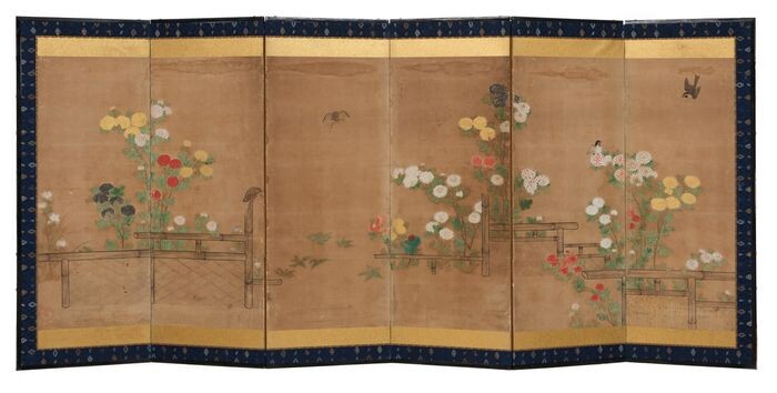 Byobu, Folding screen - Paper, Wood - Medium-sized six panel byobu-screen with a Rinpa style painting of birds in a chrysanthemum garden - Japan - Late Edo period