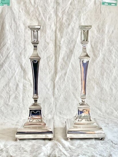 Candlestick, Judaica - A pair of Large candlesticks - museum quality -massive - 36 cm high (2) - .925 silver - Hazorfim - Israel - Mid 20th century