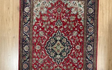 Carpet - 155 cm - 100 cm
